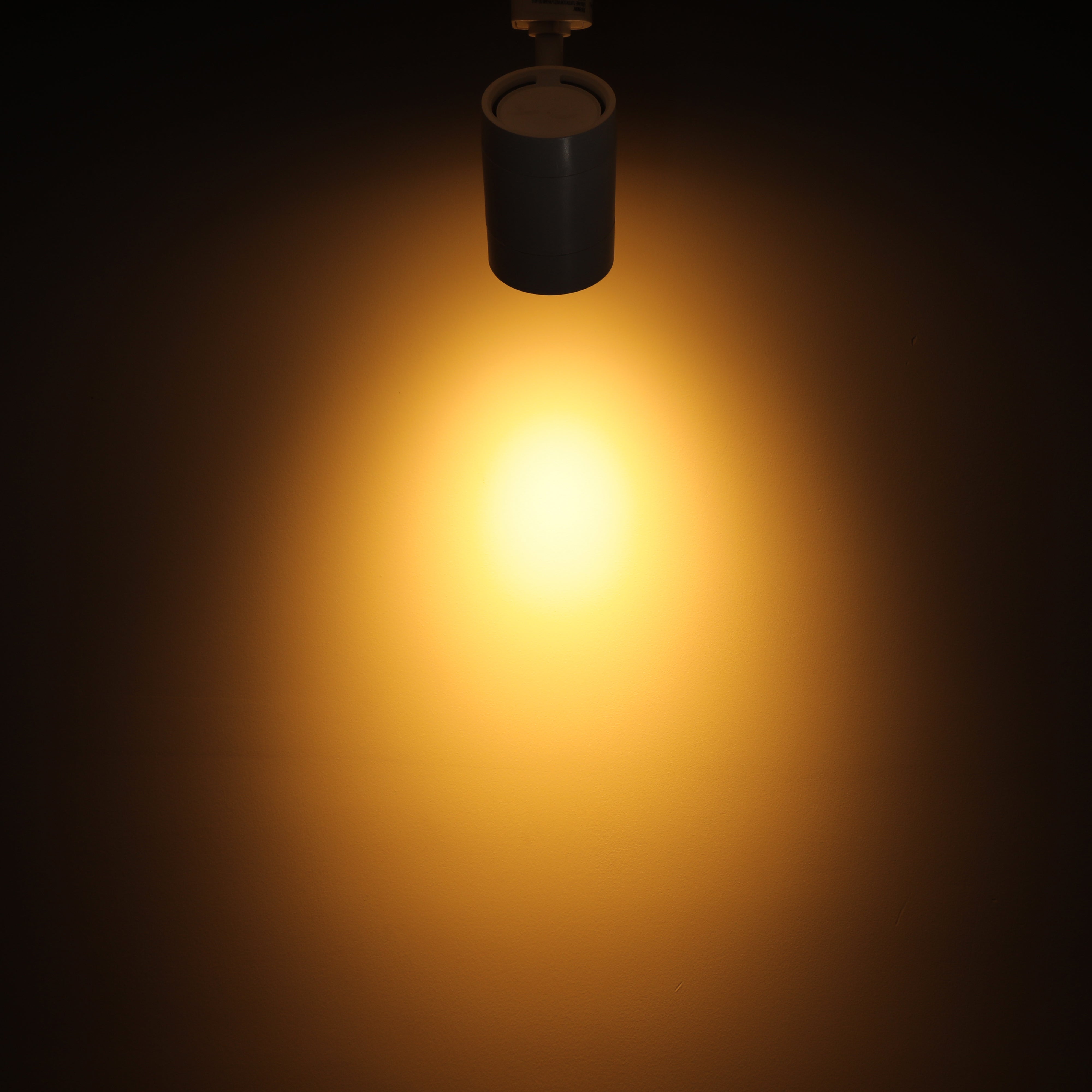 Radiant 8W LED Track Light - White - 2700K/4000K