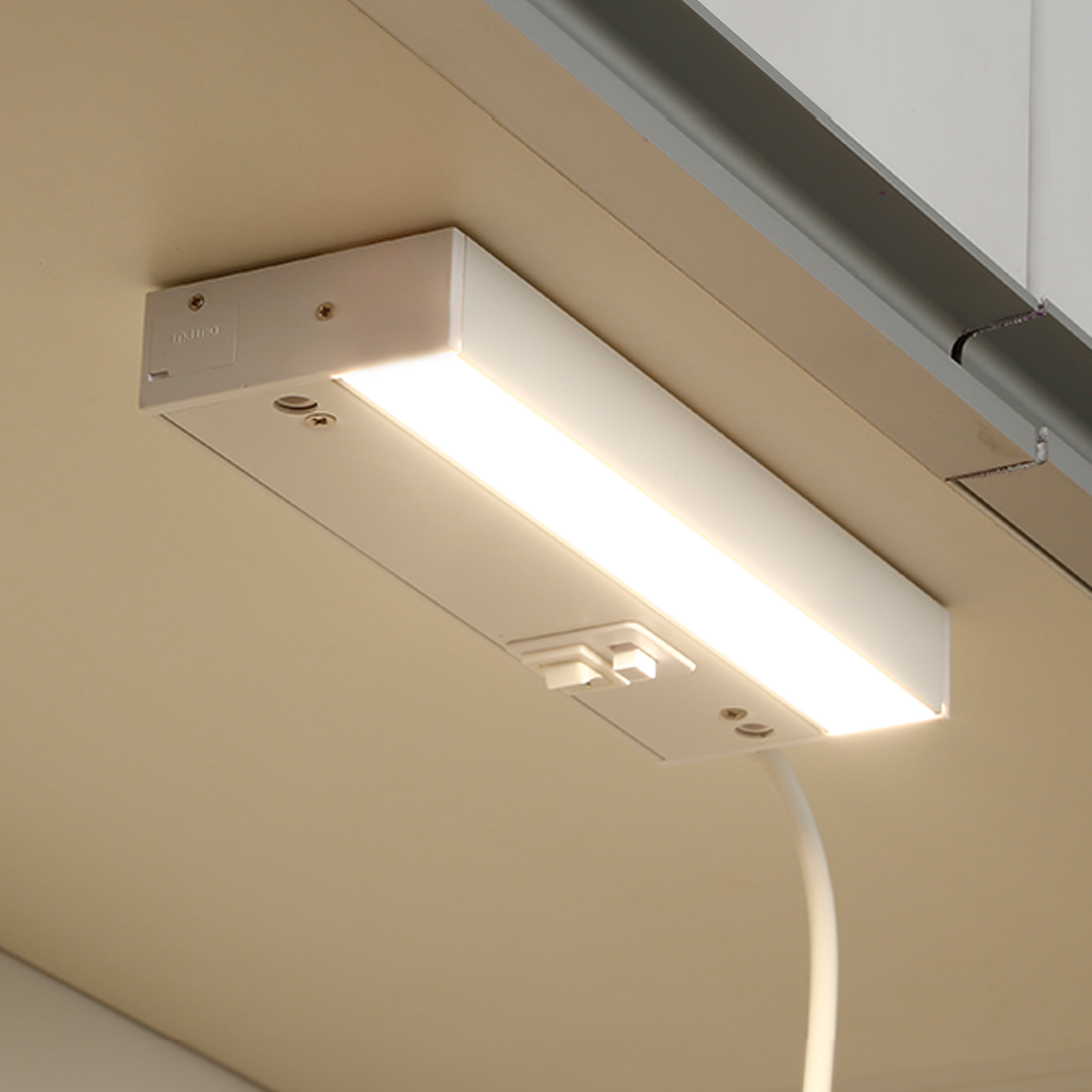 VersaLite+ 8" Linkable LED Under Cabinet Lights - White - Adjusable CCT