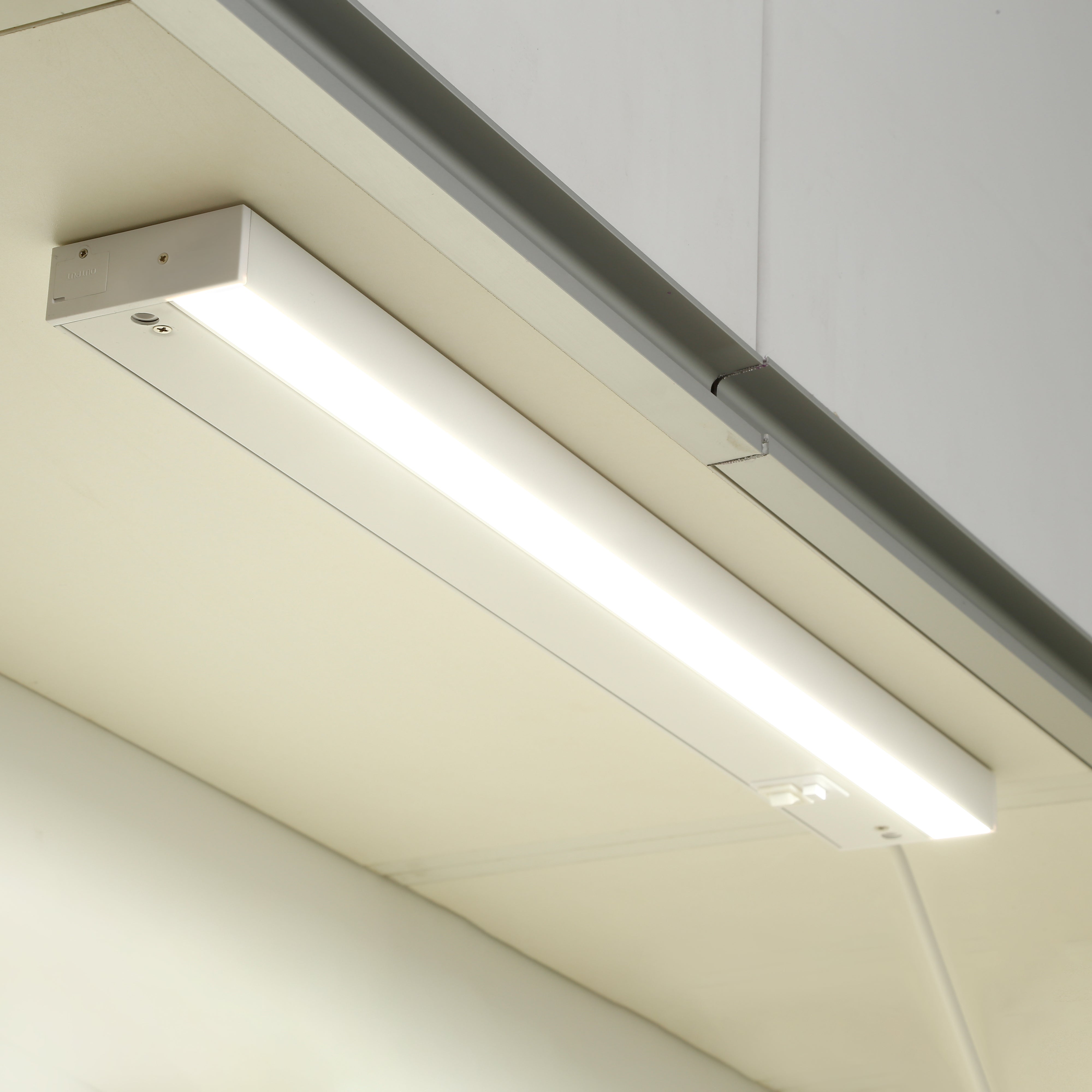 VersaLite+ 22" Linkable LED Under Cabinet Lights - White - Adjusable CCT