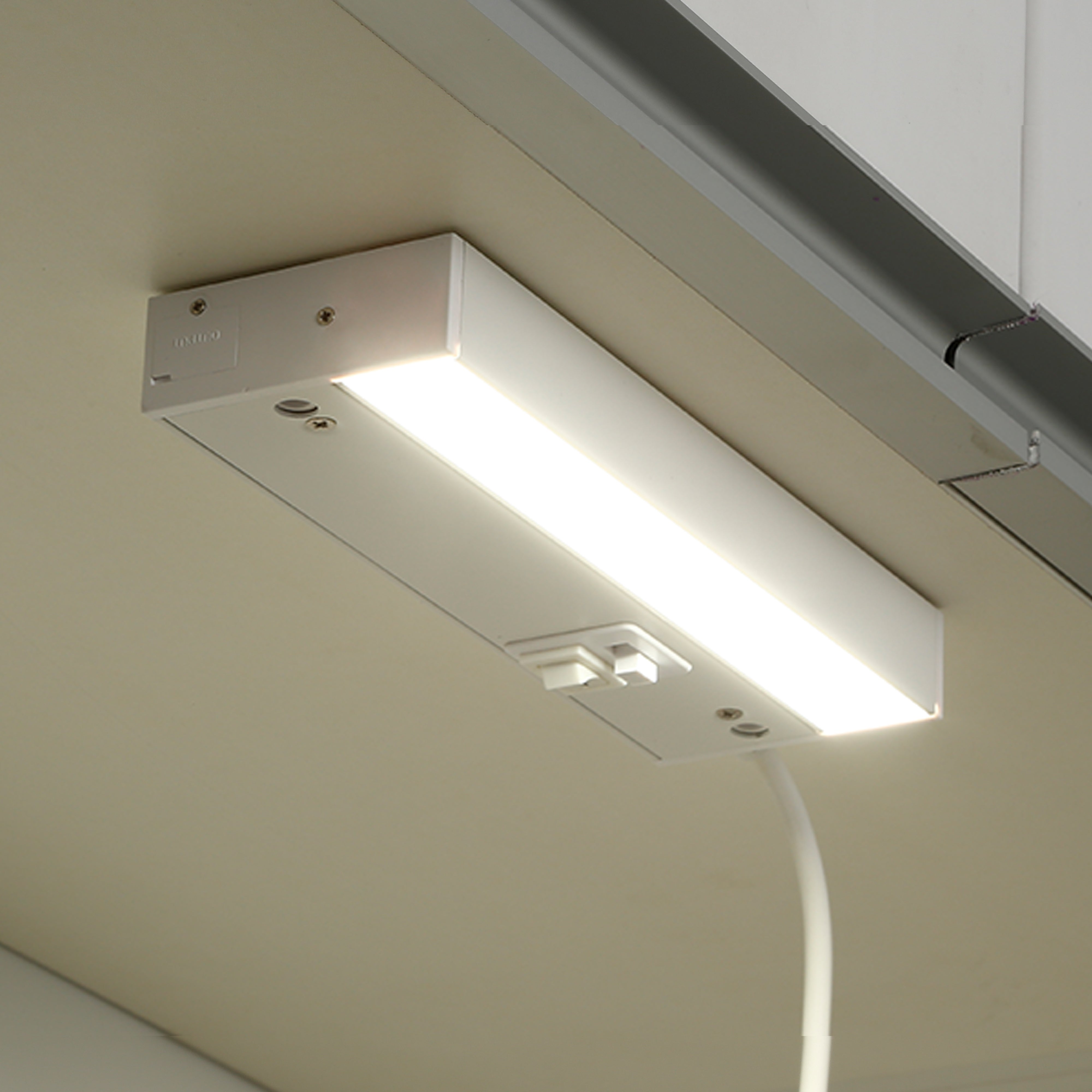 VersaLite+ 8" Linkable LED Under Cabinet Lights - White - Adjusable CCT