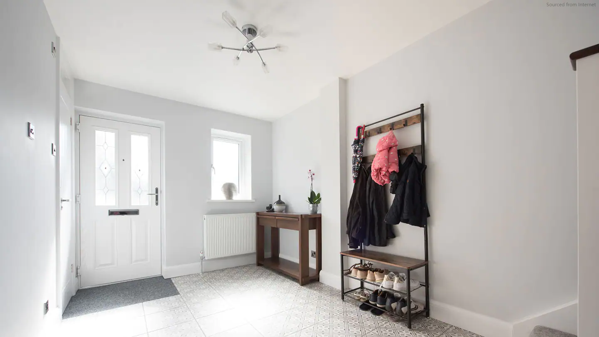 How Can You Transform Your Hallway with the Right Lighting Fixtures?