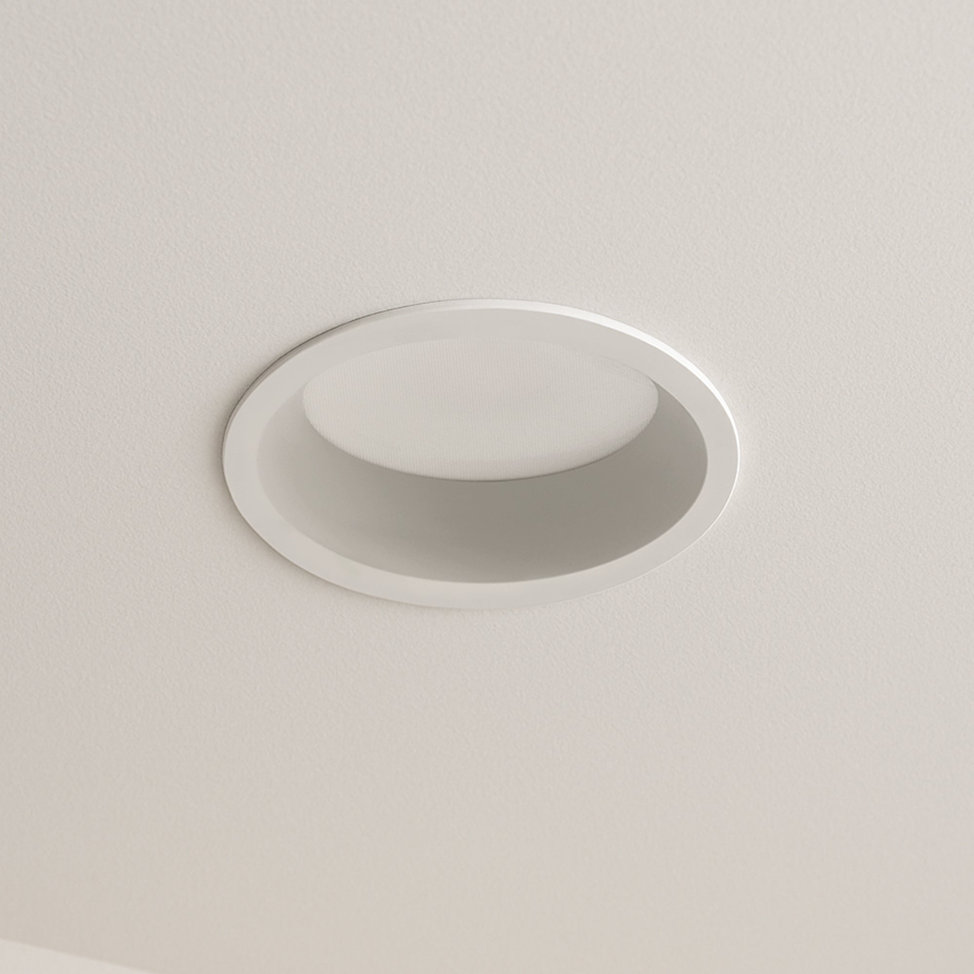 LumeX Wash-z1793 4” 10W 5CCT Anti-Glare Dimmable CRI 90 LED Recessed Downlight, Deep Trim, Canless, With J-Box