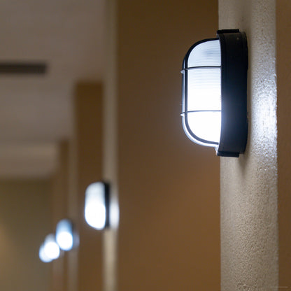 Leonlite Bulkhead 8.5“ Outdoor Wall Sconce - Black